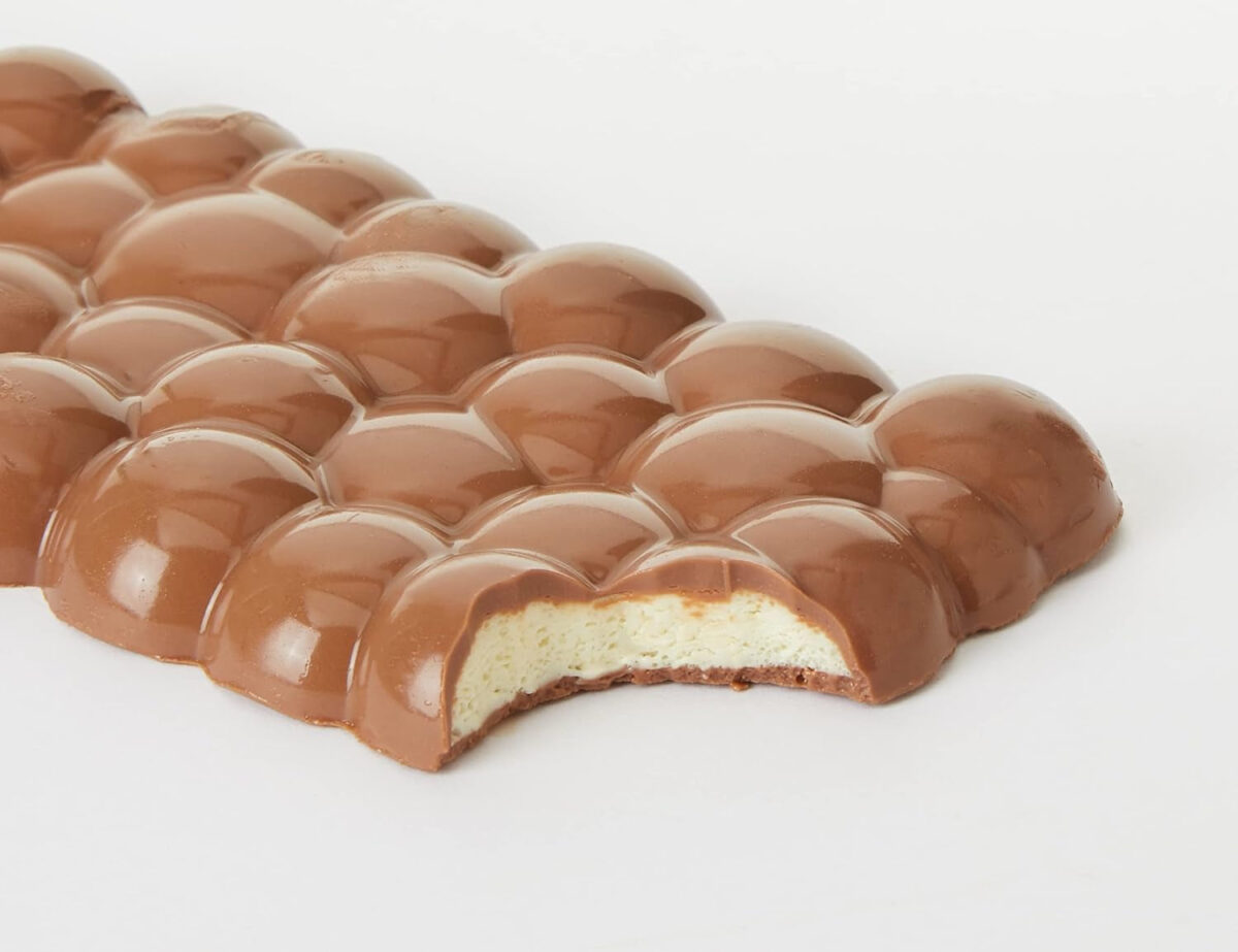 Milka Bubbly Chocolate Bar, White Chocolate Bubbly Texture with Milk Chocolate Coating, 95G