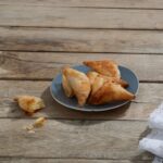 Alesis Bakery Spinach & Feta Triangle Filo Bites, 8 Pieces (Frozen)
